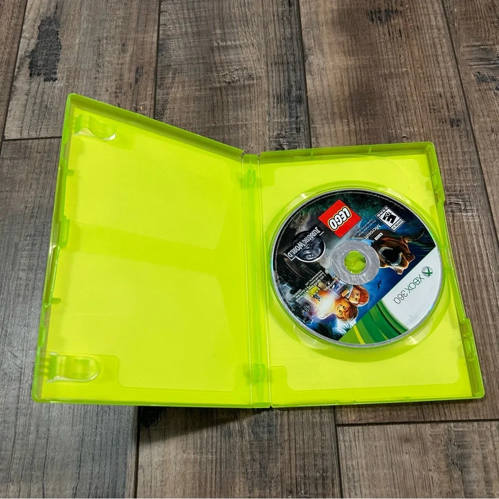 LEGO Jurassic World Xbox 360‎ - Green and Red Cover